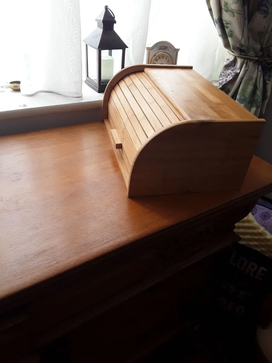 Good condition Pine bread bin - Image 3