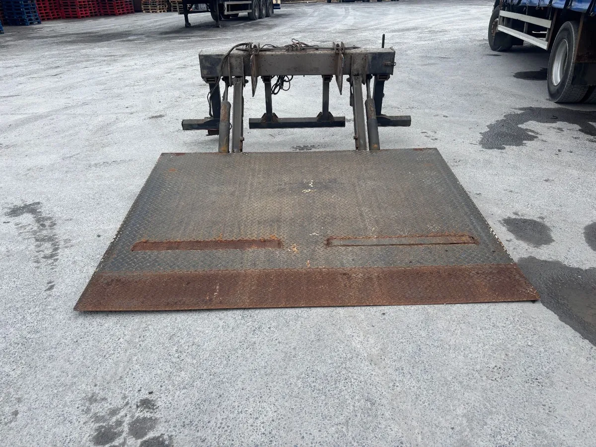 Zepro 2 ton tail lift - Image 2