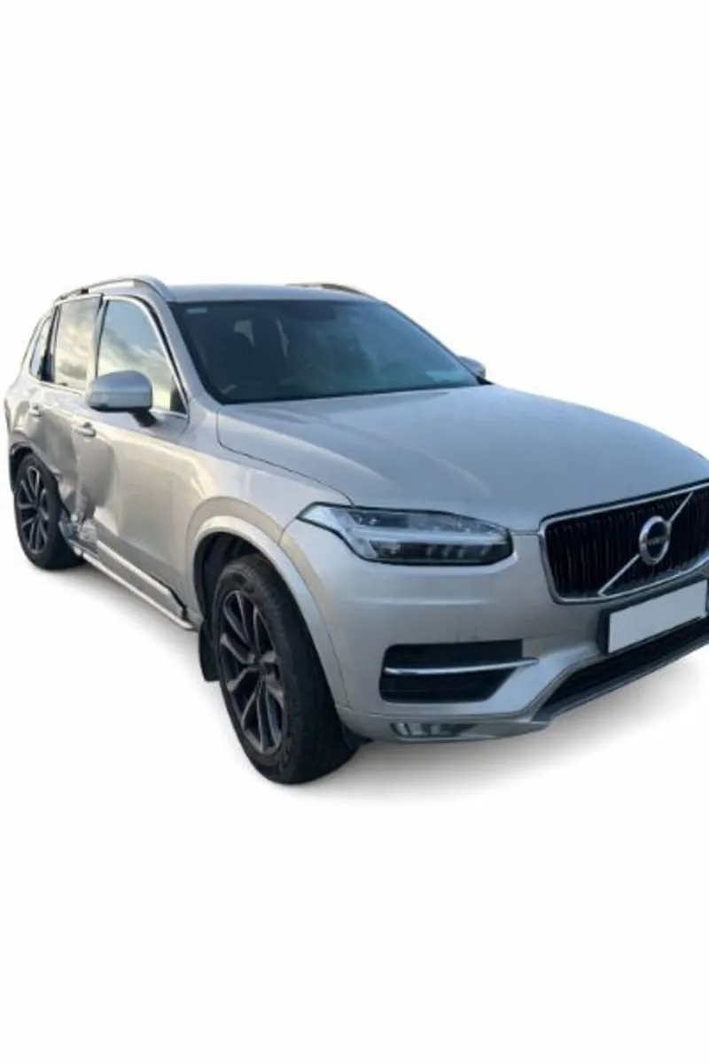 18 VOLVO XC90  D5 AWD MOMENTUM GT Breaking only - Image 3