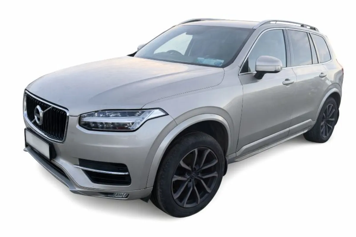 18 VOLVO XC90  D5 AWD MOMENTUM GT Breaking only - Image 1