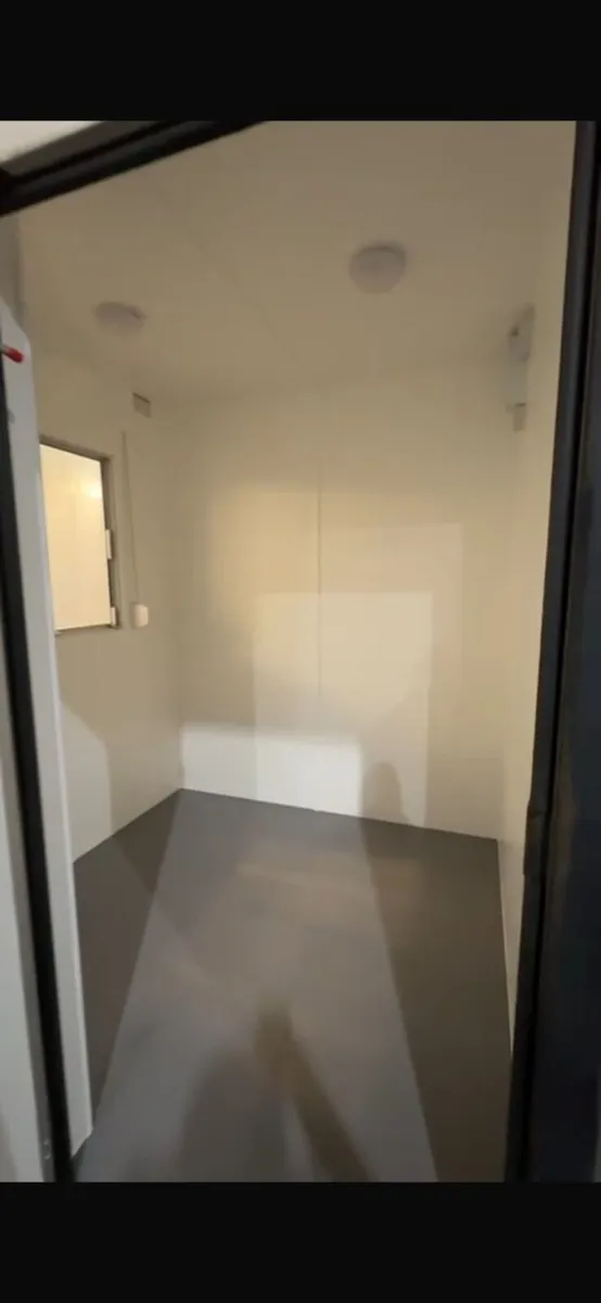 Multi-Use Portable Pod – Office / Coffee Shop etc - Image 2