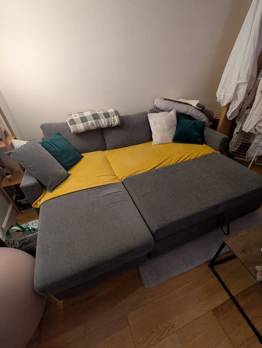 L-shaped sofa bed - Image 1