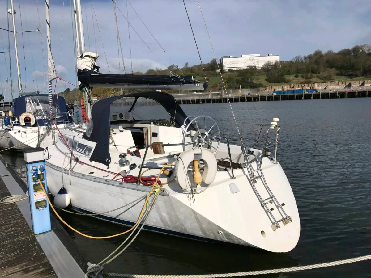 Beneteau 325 - Image 1