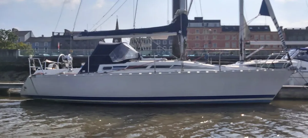 Beneteau 325 - Image 3