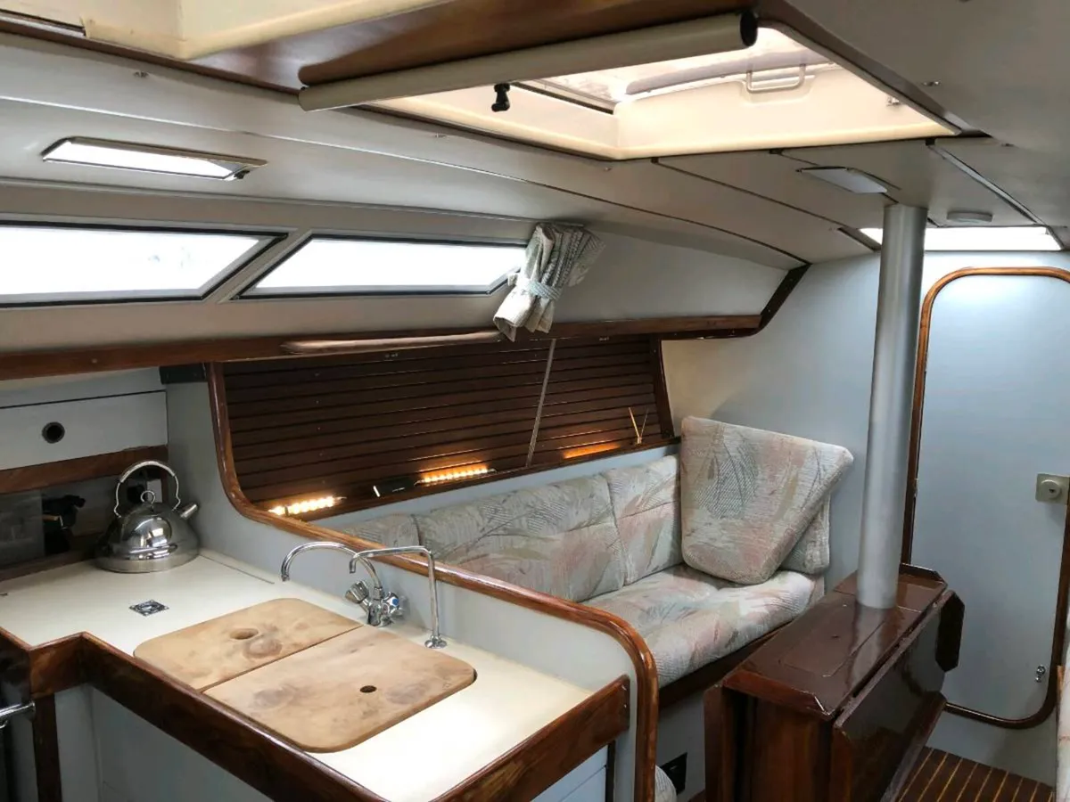 Beneteau 325 - Image 4
