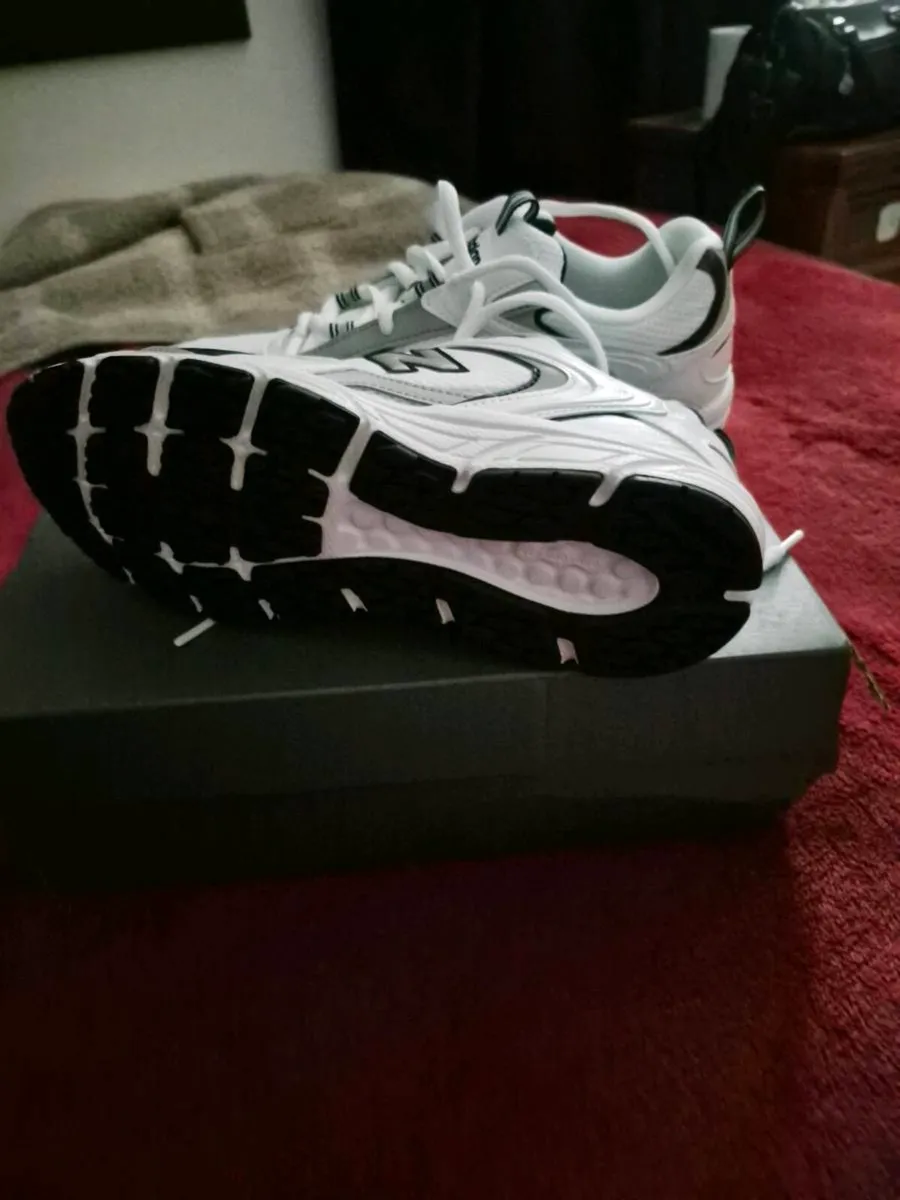 NEW BALANCE - Image 4