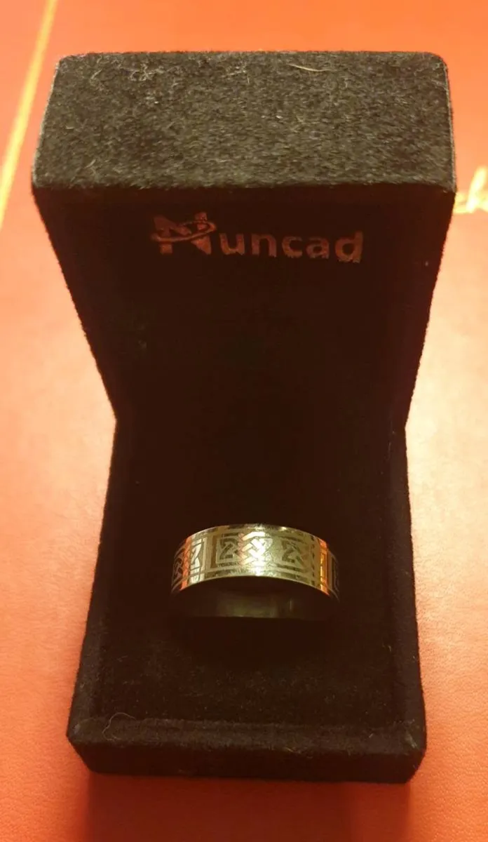 Celtic Design Silver Coloured Band - Image 1