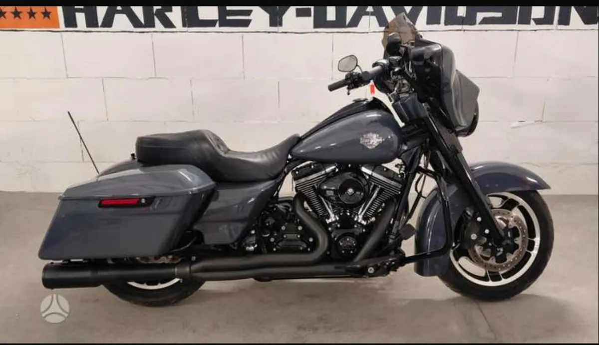 Harley Davidson FLHX - Image 3