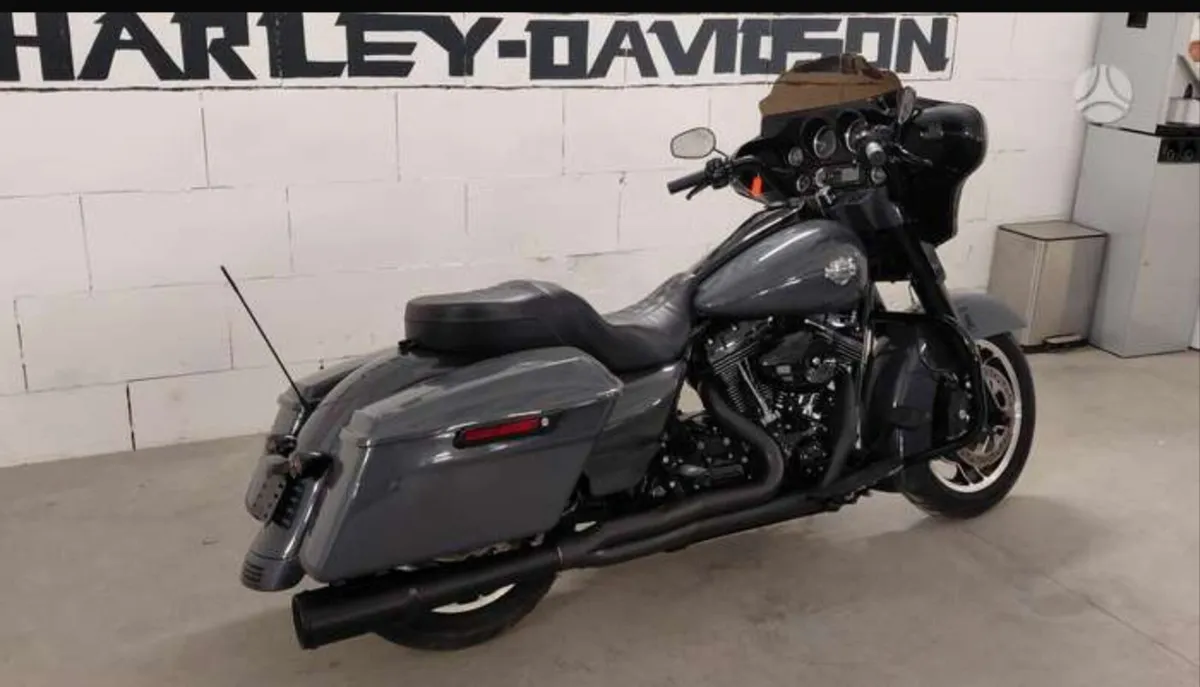 Harley Davidson FLHX - Image 4