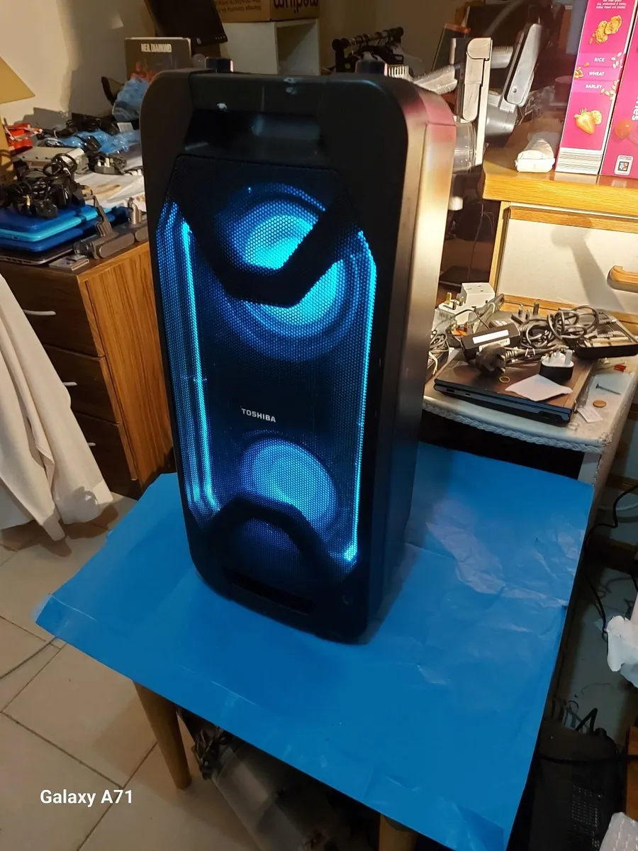 TOSHIBA Portable Sound PA System, Party Speaker - Image 1