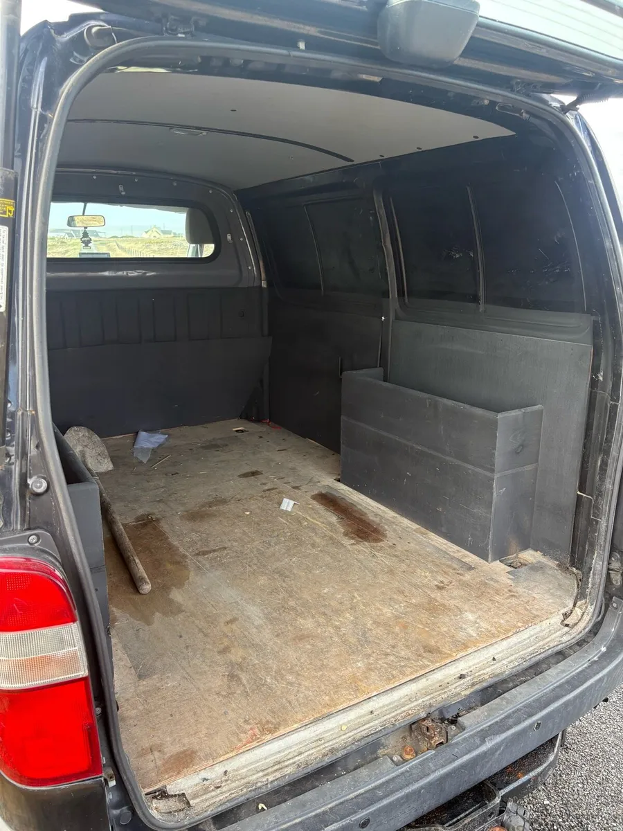 Toyota hiace - Image 4