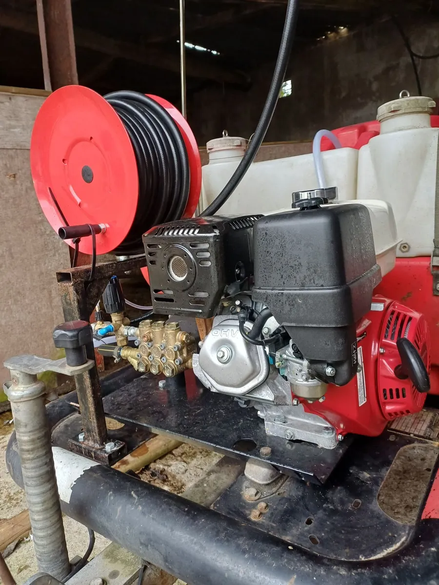 Brendan Bowsers Powerwasher - Image 3