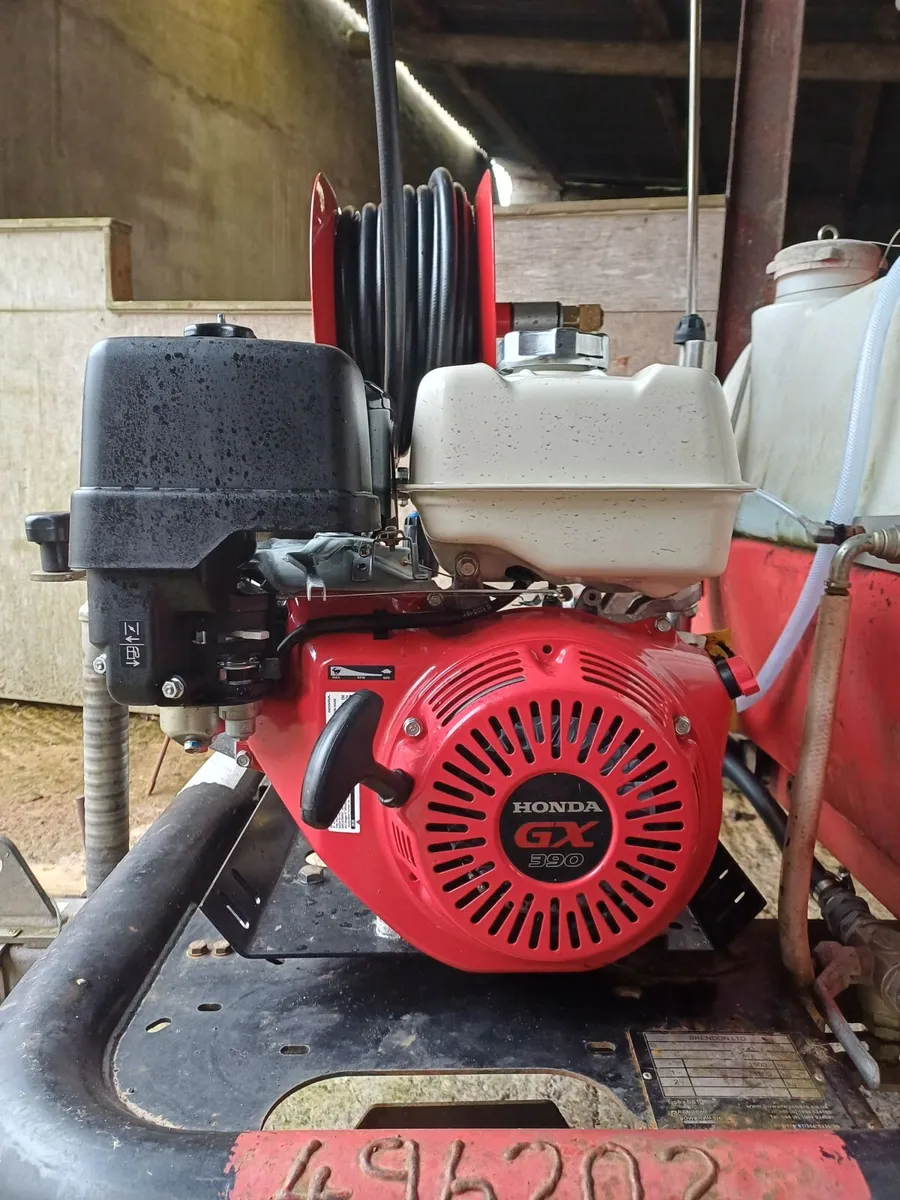 Brendan Bowsers Powerwasher - Image 1