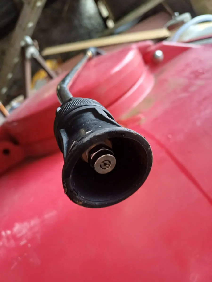 Brendan Bowsers Powerwasher - Image 4