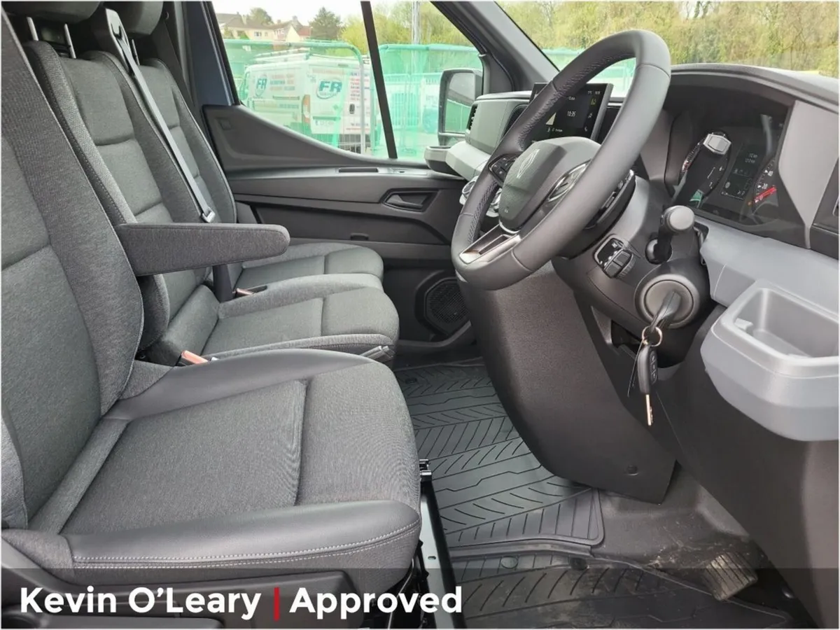 Renault Master FWD MM35 dCi 170 AUTO Camera - Image 4