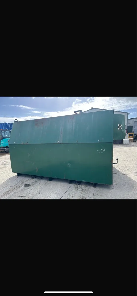 Large diesel tanks bowsers - Image 2