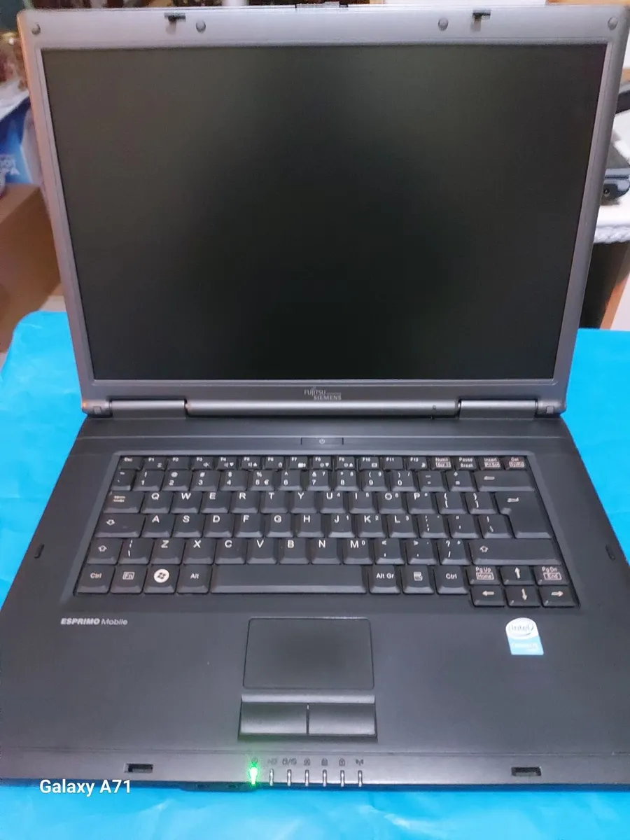 Fujitsu Siemens Esprimo Mobile Laptop, Windows XP, - Image 2