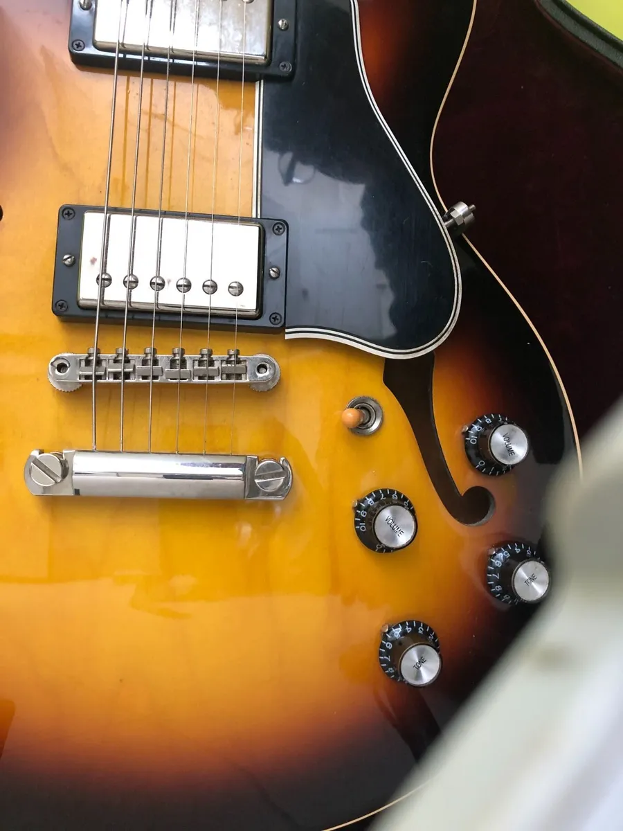Gibson Custom ES 339 Sunburst Guitar - Image 2