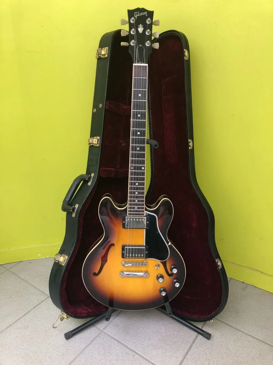 Gibson Custom ES 339 Sunburst Guitar - Image 1