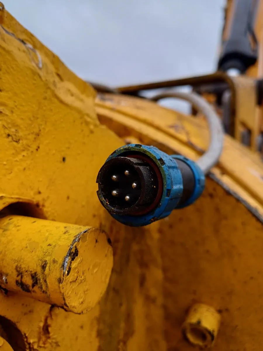 Rotating Excavator Hitch 360⁰ - Image 3