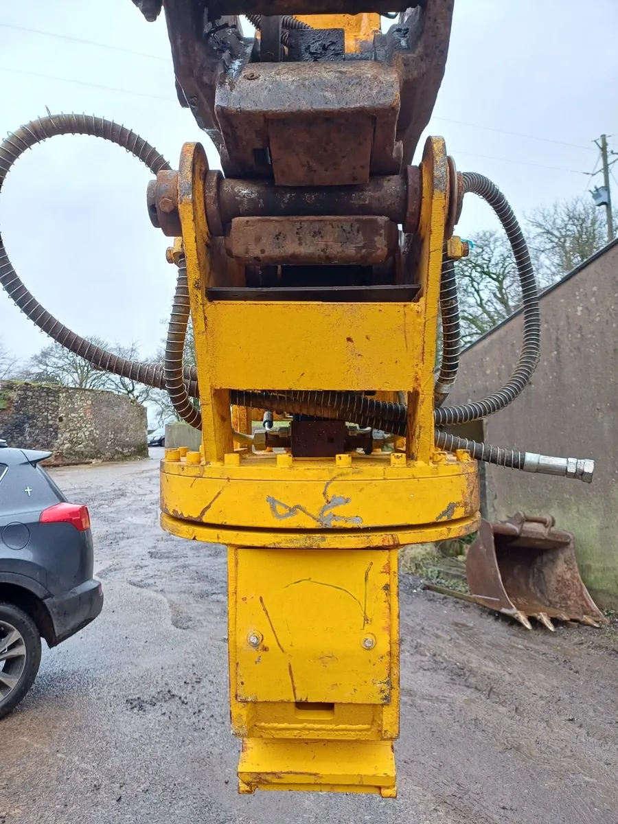 Rotating Excavator Hitch 360⁰ - Image 2