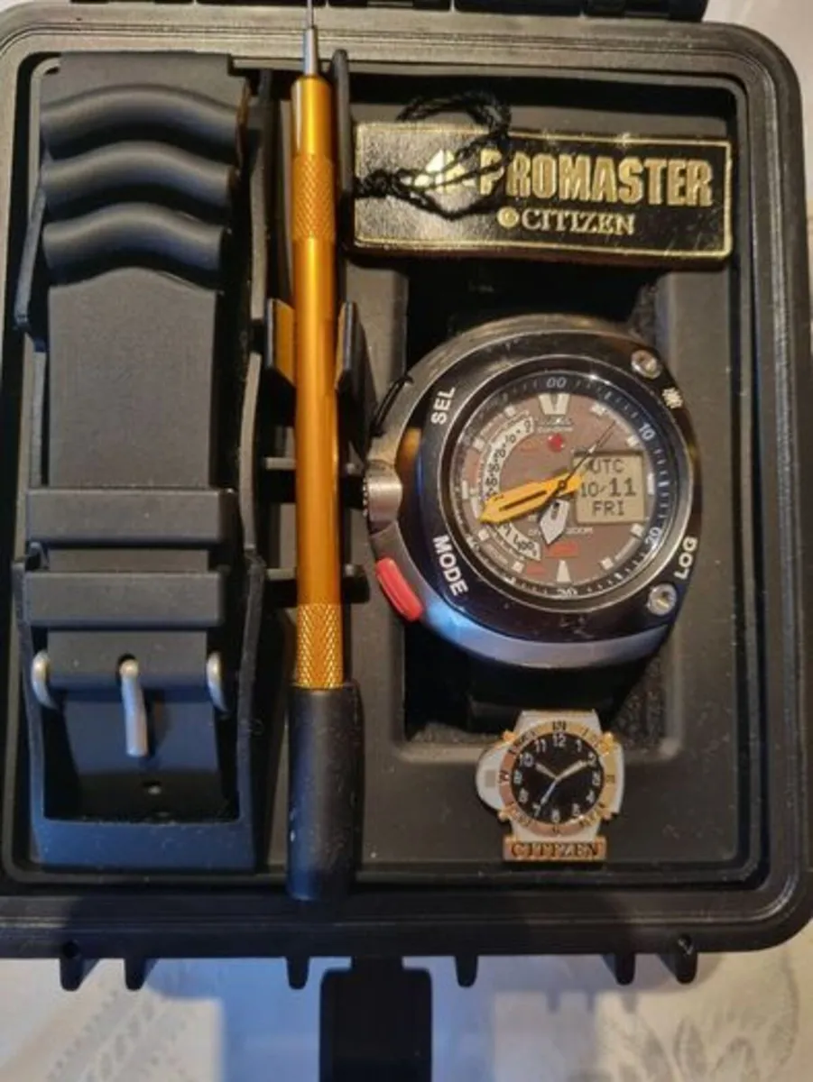 Citizen Promaster AQUALAND Eco-Drive Divers 200M - Image 2