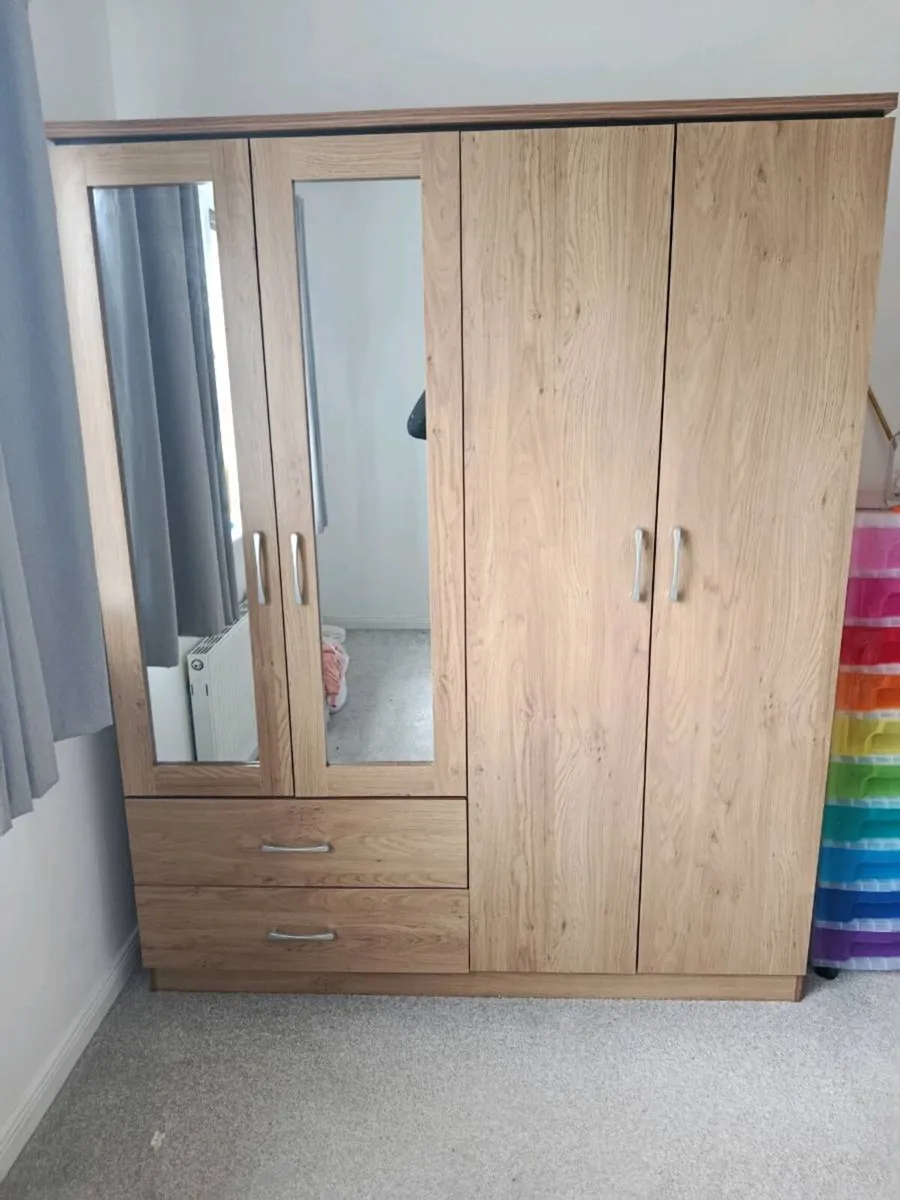 Beautiful 4 door wardrobe (Oak Effect) - Image 1