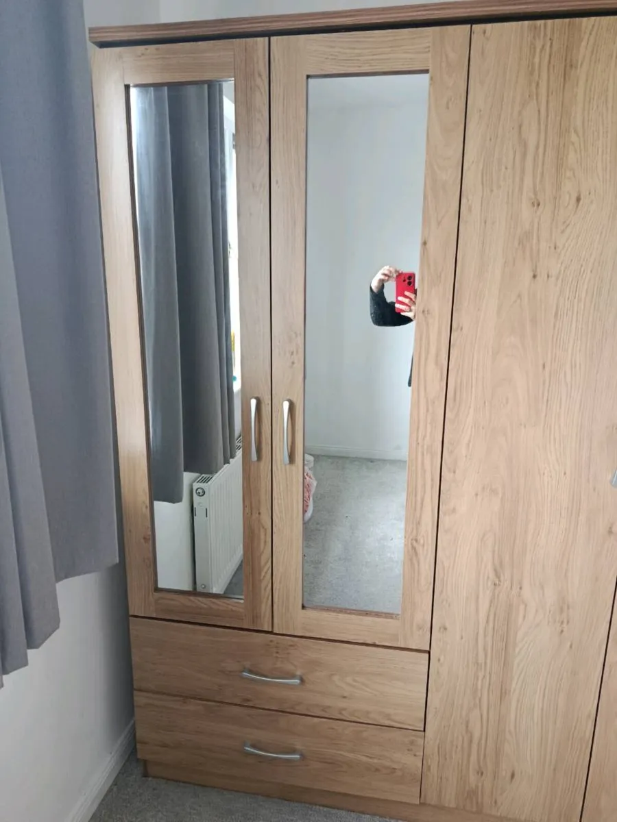 Beautiful 4 door wardrobe (Oak Effect) - Image 3