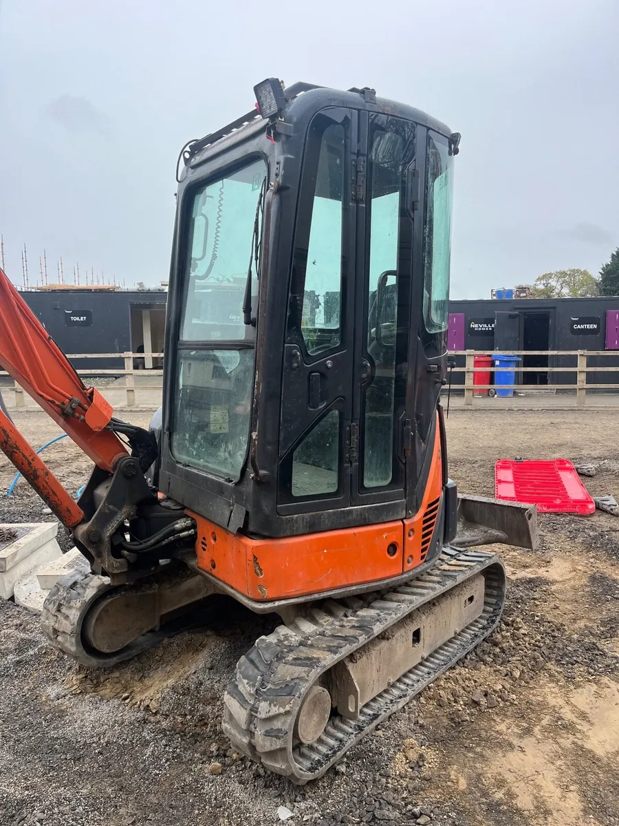 Hitachi Zaxis 27u - Image 4