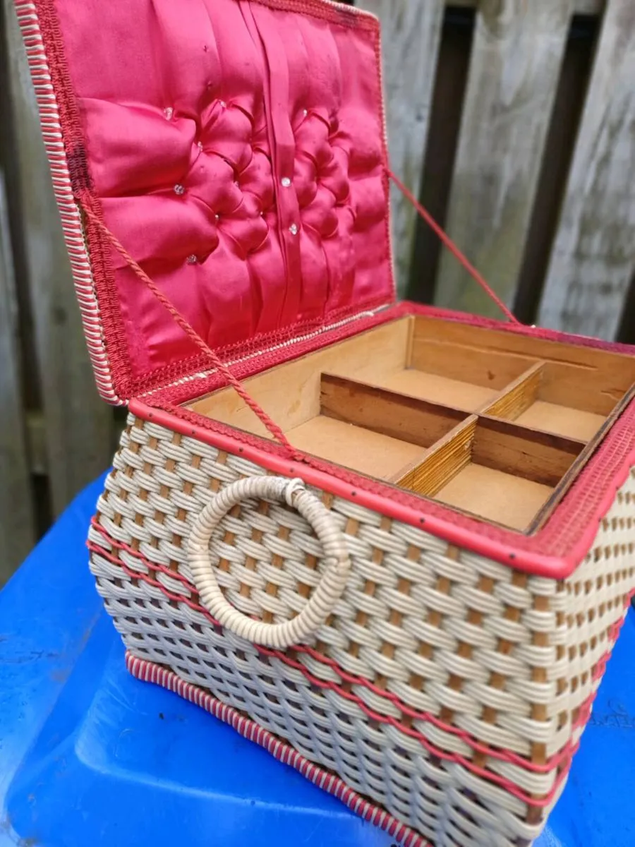 1950/60s Woven Wicker Sewing Box - Image 2
