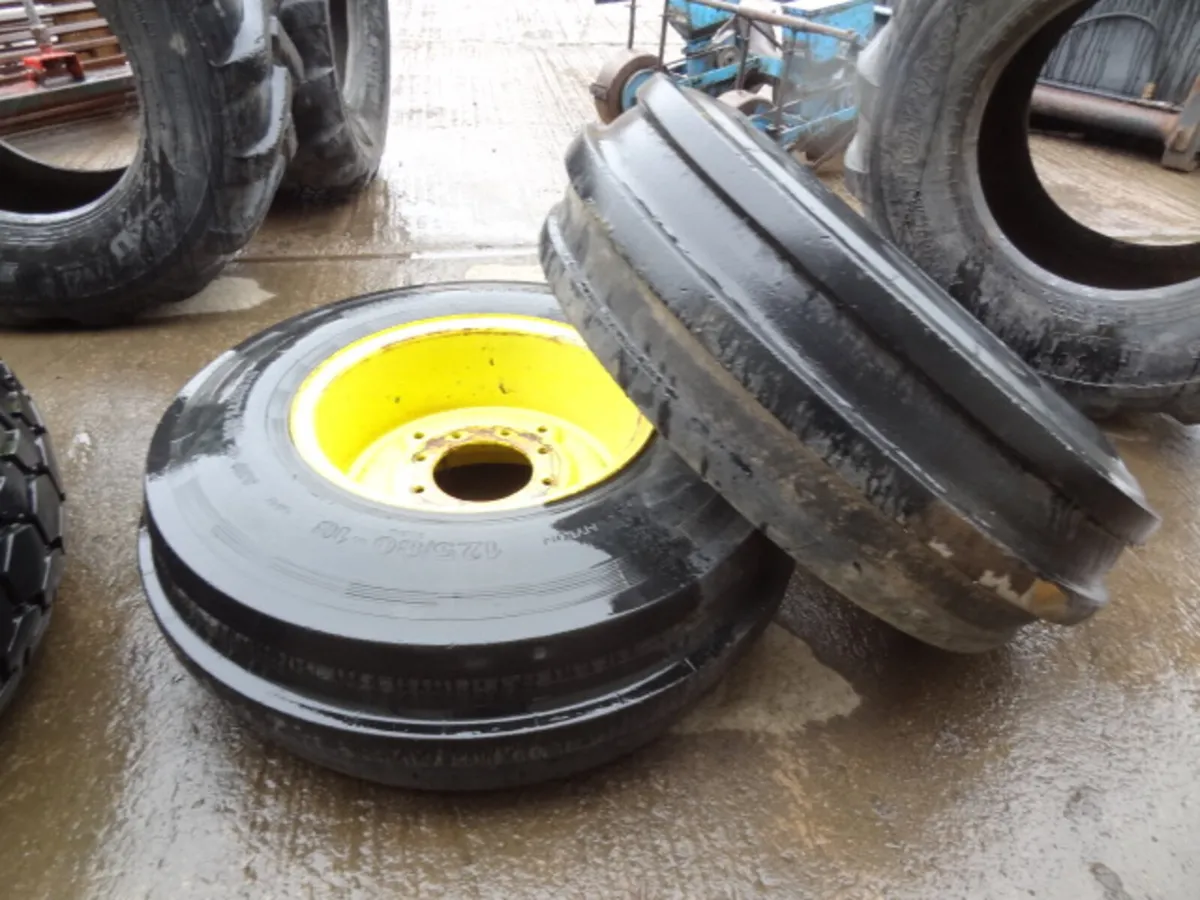 8 Stud Wheels, 12.5/80R 18 Ribbed Tyres - Image 1