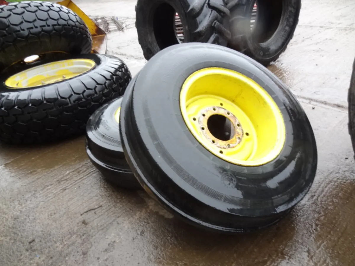 8 Stud Wheels, 12.5/80R 18 Ribbed Tyres - Image 2