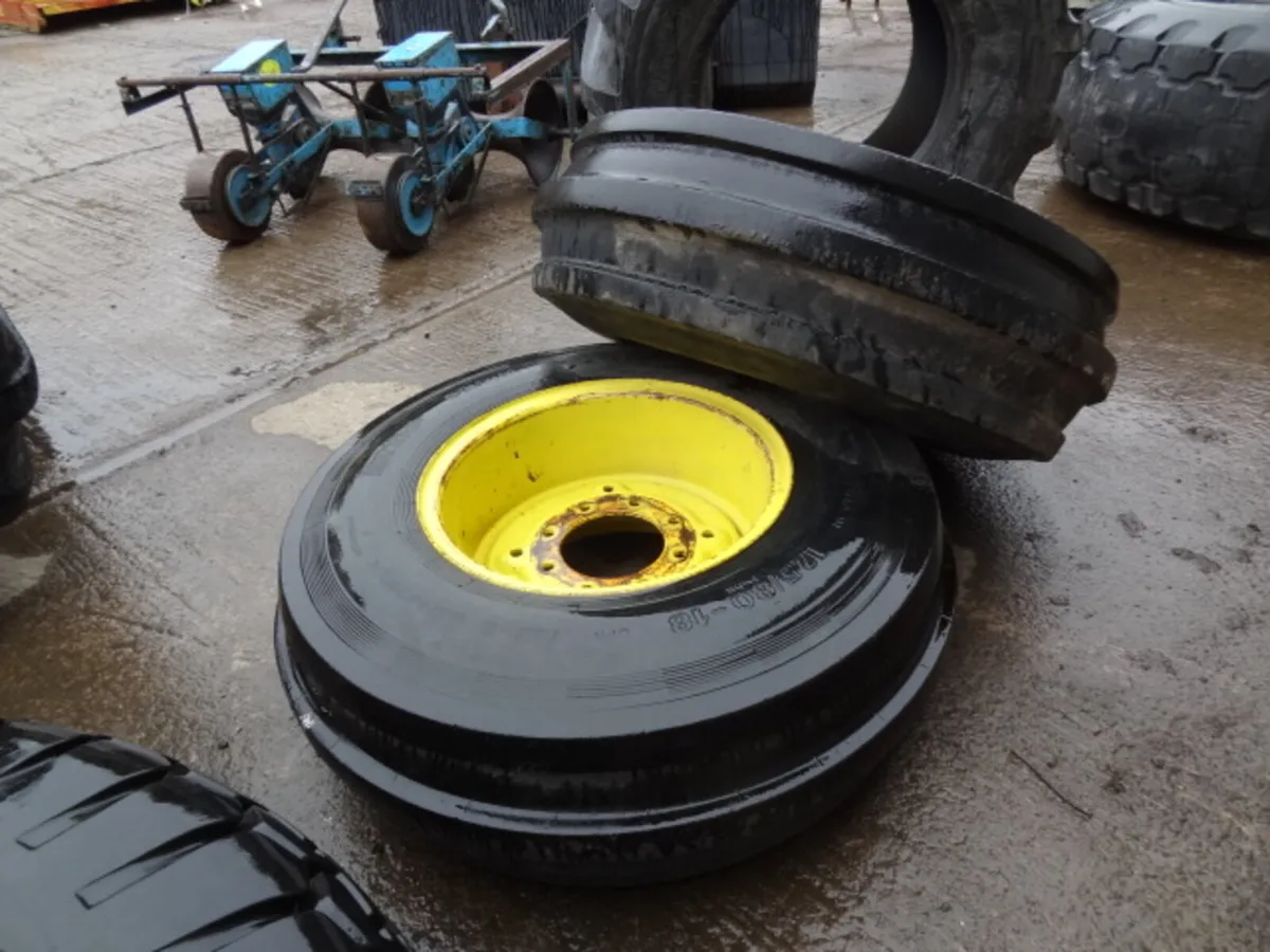 8 Stud Wheels, 12.5/80R 18 Ribbed Tyres - Image 4