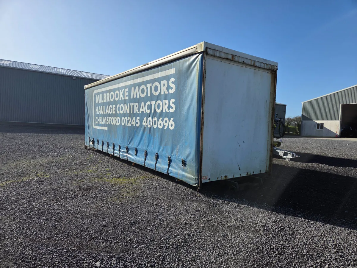 Curtainsider - Image 2