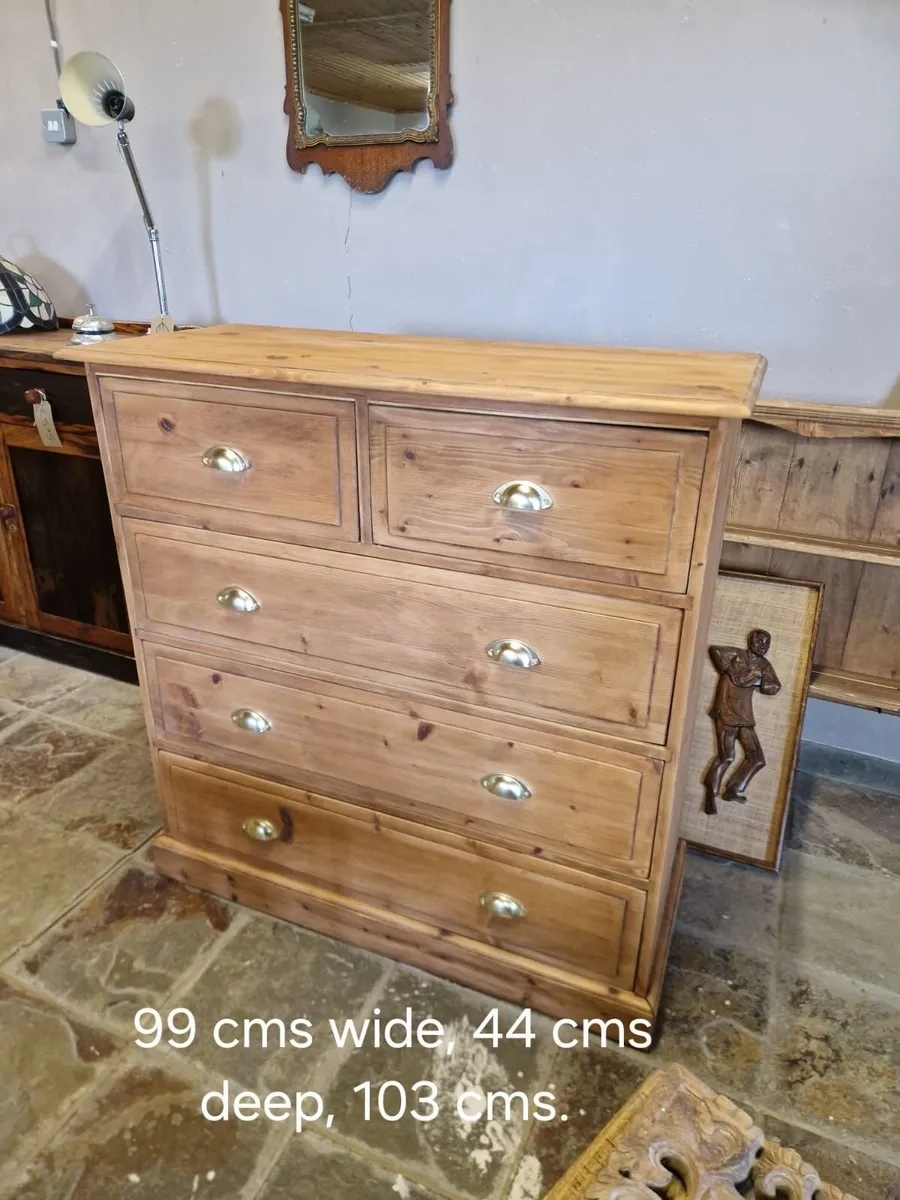 Large vintage pine chest of drawers - Image 4