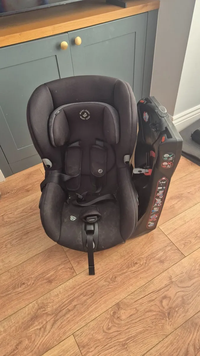 Maxi Cosi car seats - Image 1