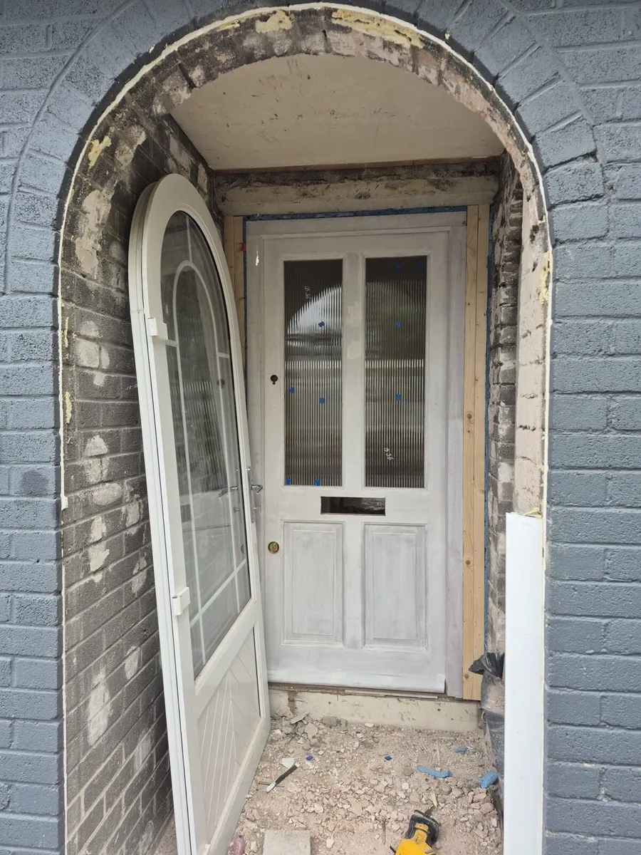 Front door - Image 2