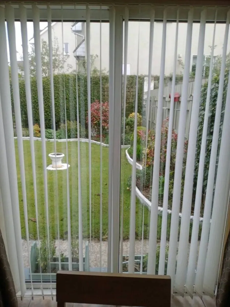 VERTICAL BLINDS  WITH ATTACHMENTS - Image 1