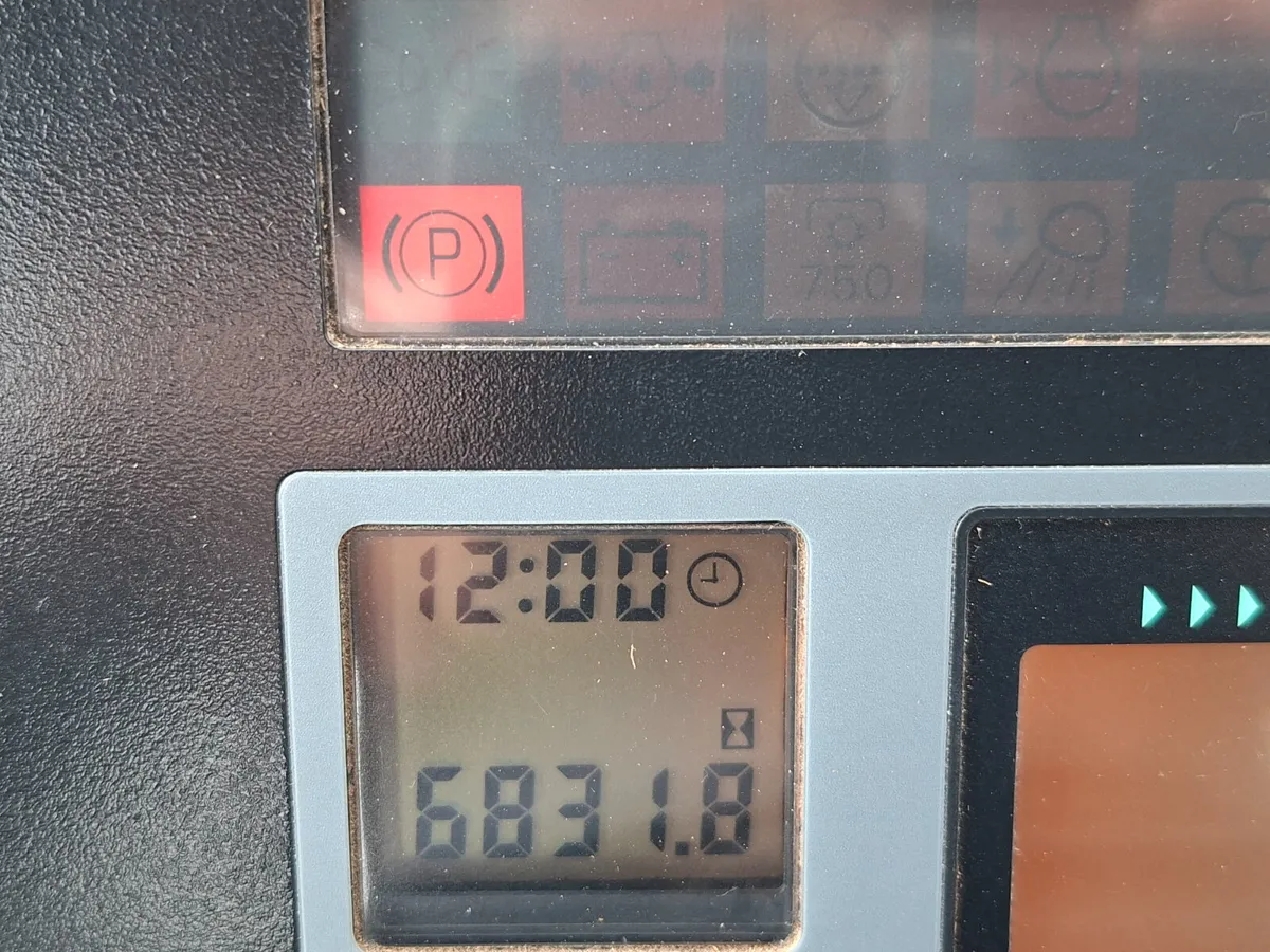 McCormick CX100 - Image 2