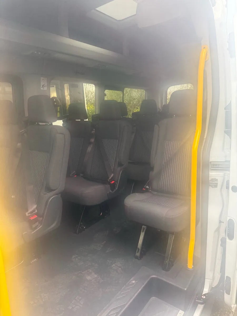 Buses & coaches - Image 3