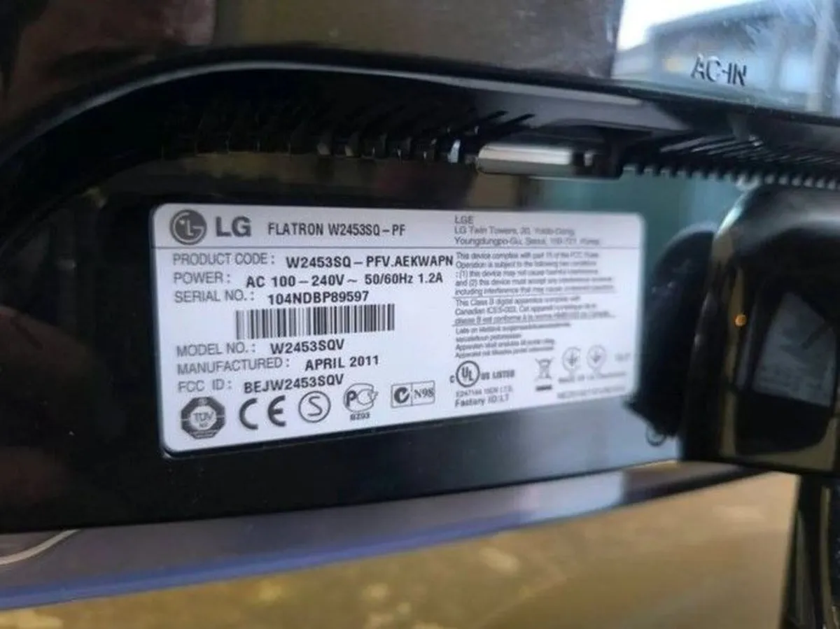 Samsung 24" LCD Monitor - Image 2