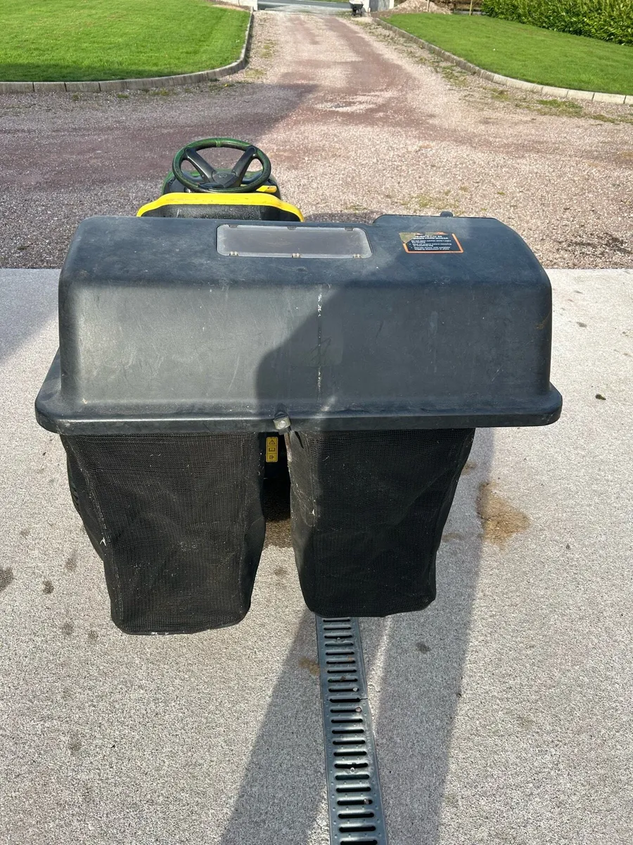 John Deere lawnmower - Image 4