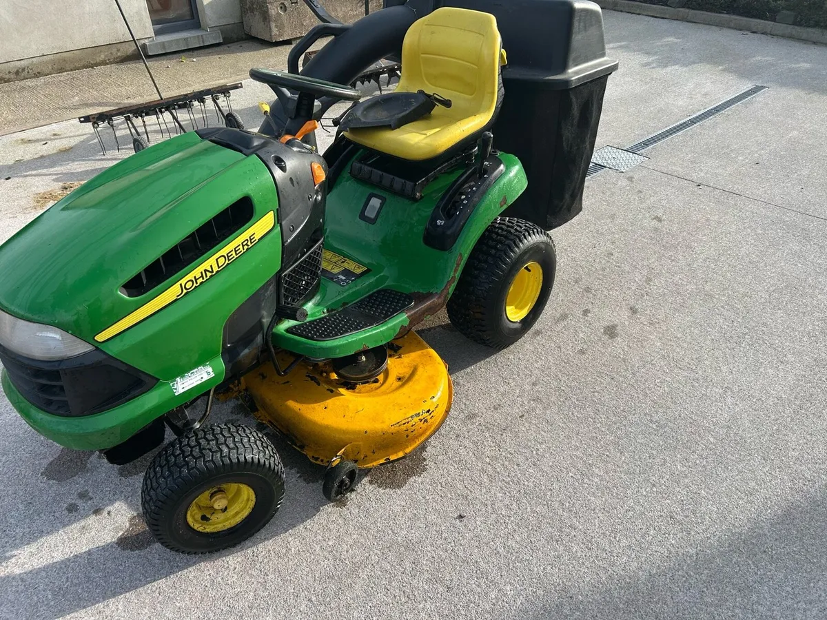 John Deere lawnmower - Image 2