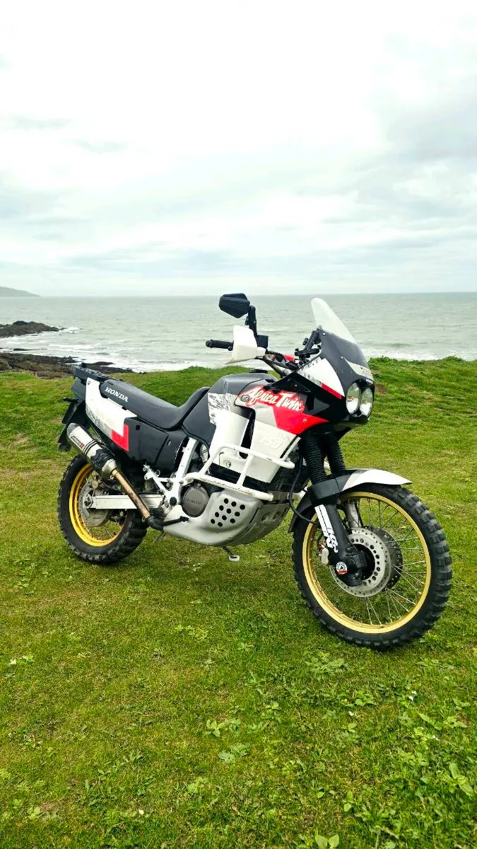 Honda Africa Twin XRV 750 RD04 - Image 1