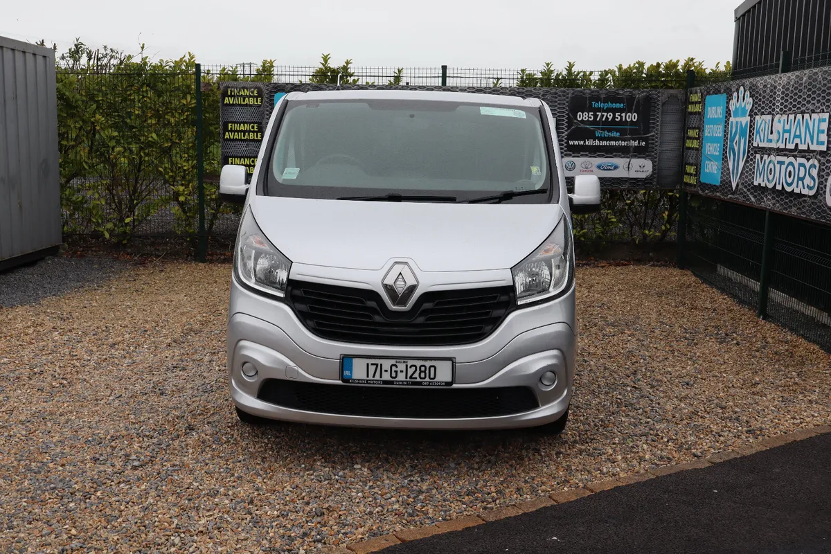 Renault Trafic 2017 9 Seater NO VAT - Image 2