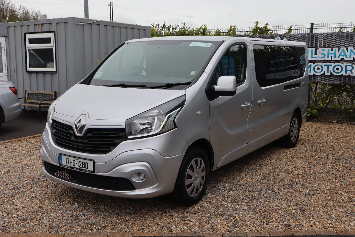 Renault Trafic 2017 9 Seater NO VAT - Image 3