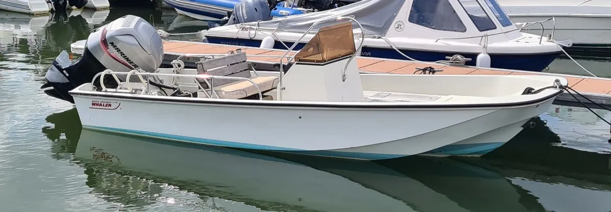 Boston Whaler 17' Montauk classic boat. - Image 2