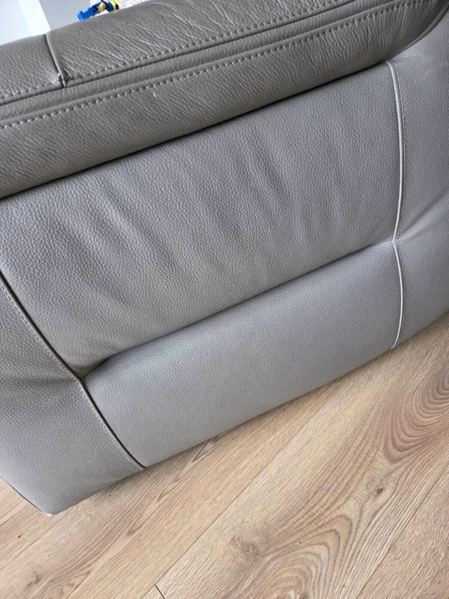 Real Italian Leather Suite - Image 2