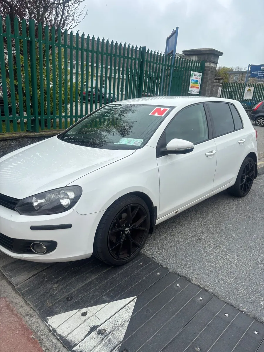 White Volkswagen Golf 2013 Car - Image 3