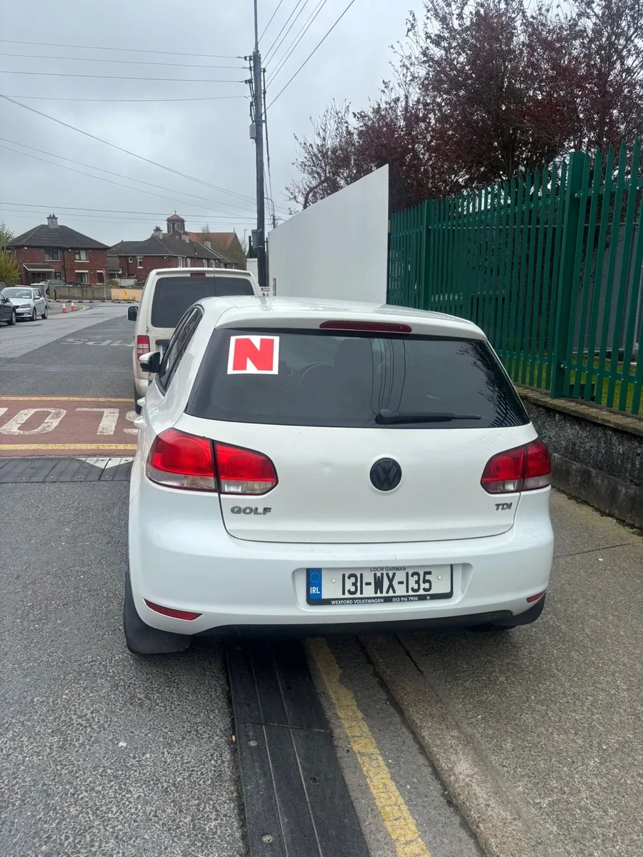 White Volkswagen Golf 2013 Car - Image 2